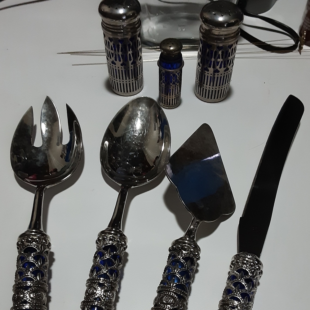 Dining accessories